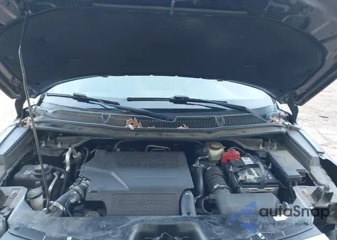 2017 Ford Explorer Platinum z USA, uszkodzony, nr VIN 1FM5K8HT8HGD17505